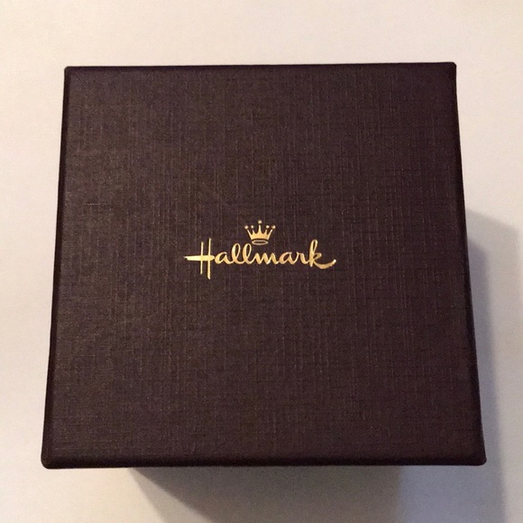 Brand new Hallmark Silvertone Watch - Picture 2 of 3